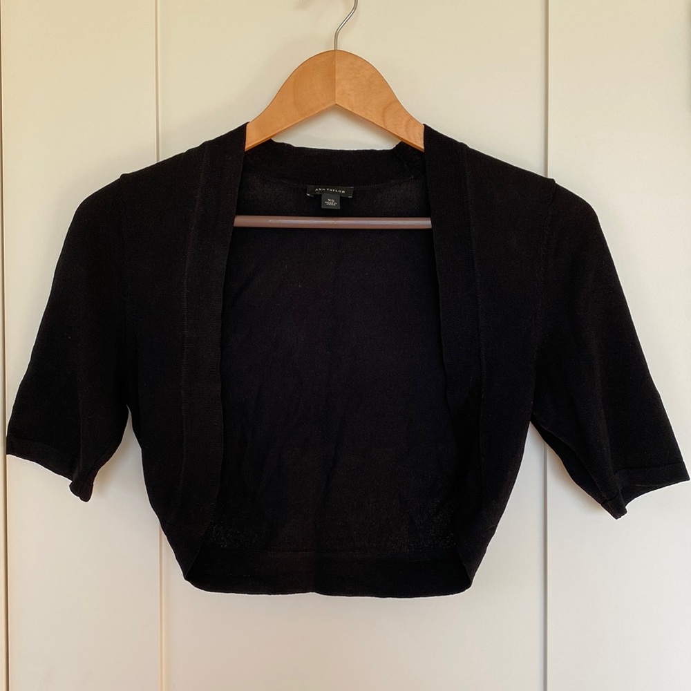 Ann Taylor short-sleeved shrug